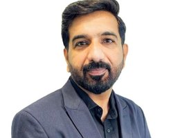 العميل Zubair Aslam