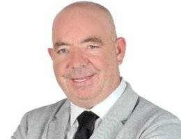 العميل Paul Hugh