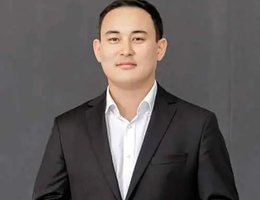  Yeldar Nurmukanov