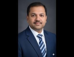 العميل Binu Mathai 