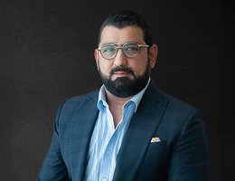 Adil Ismail 