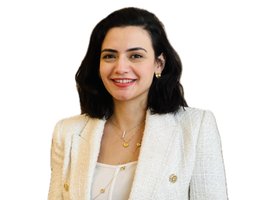 العميل Nadine Farouk