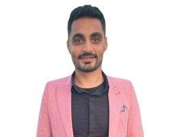 العميل Tarek Radwan