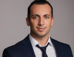 العميل Eduard Suvarian