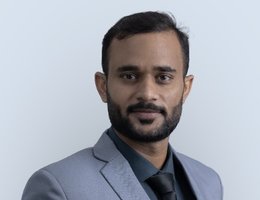 العميل Ghulam Mustafa