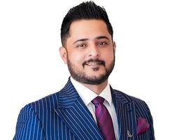 Almas  Vakil
