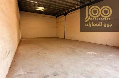 Warehouse - Studio - 1 Bathroom for rent in Umm Al Thuoob - Umm Al Quwain