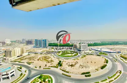 شقة - غرفة نوم - 2 حمامات للايجار في برج ربيعة - مجان - دبي لاند - دبي