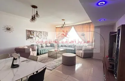شقة - 2 غرف نوم - 2 حمامات للايجار في برج الممزر - الممزر - الشارقة - الشارقة