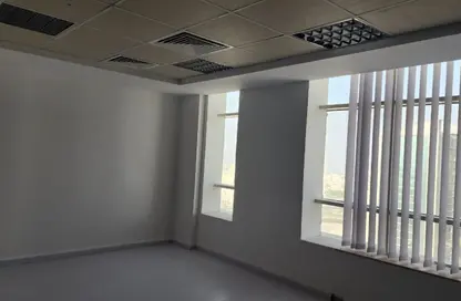 Office Space - Studio - 1 Bathroom for rent in Al Awadhi Tower - Sheikh Hamad Bin Abdullah St. - Fujairah