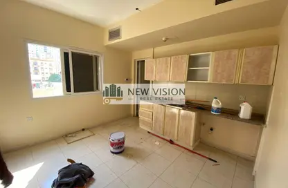 Apartment - Studio - 1 Bathroom for rent in Al Nabaa Building - Al Naba'ah - Al Sharq - Sharjah
