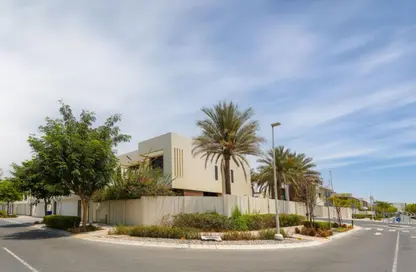 Villa - 4 Bedrooms - 6 Bathrooms for rent in West Yas - Yas Island - Abu Dhabi