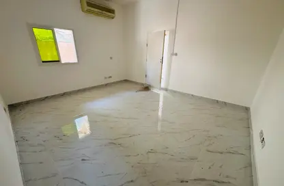 Villa - 1 Bedroom - 1 Bathroom for rent in Al Mushrif Villas - Al Mushrif - Abu Dhabi