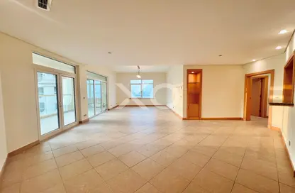Apartment - 3 Bedrooms - 4 Bathrooms for rent in Al Sultana - Shoreline Apartments - Palm Jumeirah - Dubai