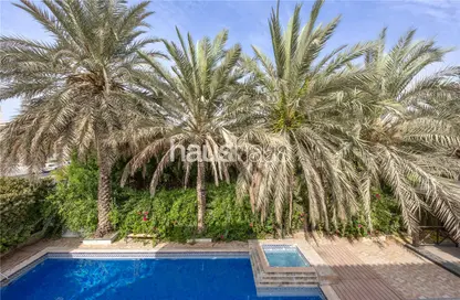 فيلا - 5 غرف نوم - 6 حمامات للبيع في الروضة الخضراء غرب - مجتمع الحدائق - مجمع دبي للإستثمار - دبي