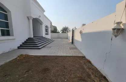فيلا - 3 غرف نوم - 4 حمامات للبيع في الجزّات - ضاحية الرقة - الشارقة