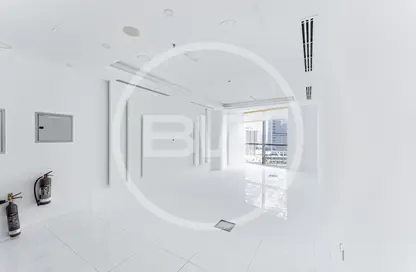 مكتب - استوديو للايجار في B2B  برج - الخليج التجاري - دبي