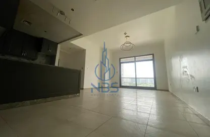 شقة - 2 غرف نوم - 2 حمامات للايجار في برج حمزة - مدينة دبي الرياضية - دبي