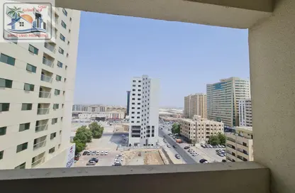 شقة - 2 غرف نوم - 2 حمامات للايجار في الثاني مويلح - تجارية مويلح - الشارقة
