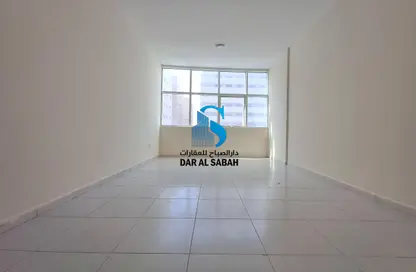 شقة - 2 غرف نوم - 3 حمامات للايجار في برج الكوث - النهدة - الشارقة