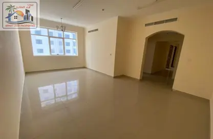Apartment - 2 Bedrooms - 2 Bathrooms for rent in Al Khan 9 building - Al Khan - Sharjah