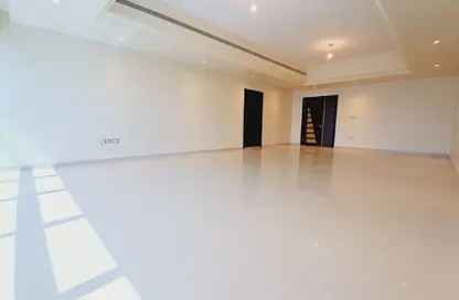 Apartment - 3 Bedrooms - 5 Bathrooms for rent in Sheikha Salama Tower - Khalidiya Street - Al Khalidiya - Abu Dhabi