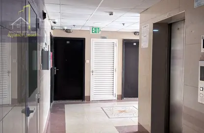عمارة بالكامل - استوديو - 8 حمامات للبيع في مجمع مويلح - تجارية مويلح - الشارقة