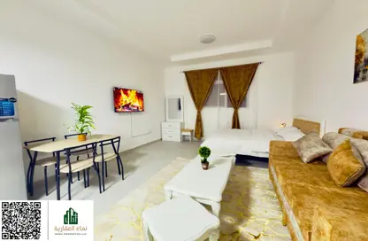 شقة - 1 حمام للايجار في برج الكورنيش - طريق كورنيش عجمان - عجمان