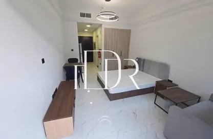 Apartment - Studio - 1 Bathroom for rent in The Gate - Masdar City - Abu Dhabi