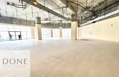 Shop - Studio - 2 Bathrooms for rent in SG Muwaileh Building - Muwaileh - Sharjah