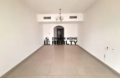 Apartment - 2 Bedrooms - 1 Bathroom for rent in Al Khan - Sharjah