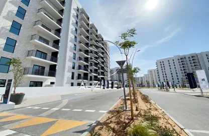 Apartment - 2 Bedrooms - 2 Bathrooms for rent in Waters Edge - Yas Island - Abu Dhabi