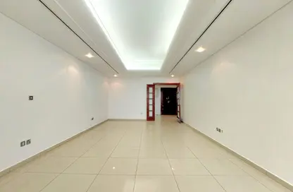 Apartment - 2 Bedrooms - 4 Bathrooms for rent in Crescent Tower 1 - Crescent Towers - Al Khalidiya - Abu Dhabi