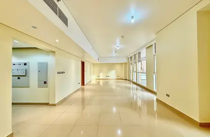 Apartment - 3 Bedrooms - 4 Bathrooms for rent in United Square - Al Khalidiya - Abu Dhabi