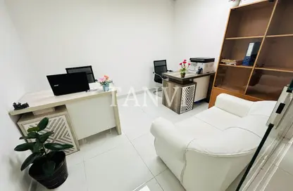 Office Space - Studio - 1 Bathroom for rent in Silver Home Building - Hor Al Anz - Deira - Dubai