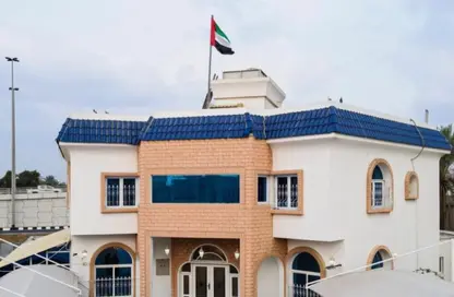 Villa - 4 Bedrooms - 7 Bathrooms for sale in Al Falaj - Al Riqqa - Sharjah