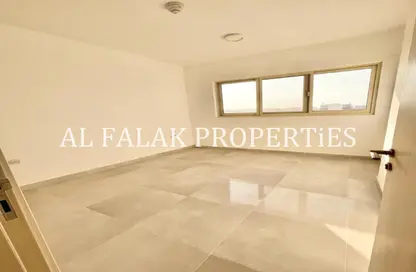 Apartment - 1 Bedroom - 2 Bathrooms for rent in Shabiya 11 - Shabiya - Mussafah - Abu Dhabi