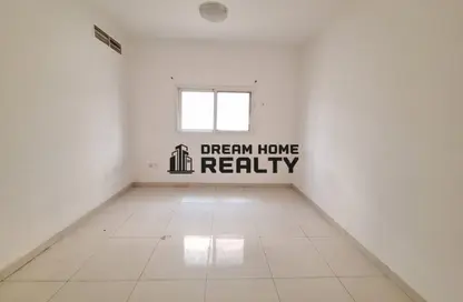 Apartment - 2 Bedrooms - 2 Bathrooms for rent in Al Khan - Sharjah