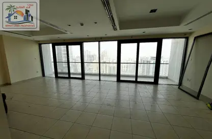 Apartment - 3 Bedrooms - 5 Bathrooms for rent in Al Khan Corniche - Al Khan - Sharjah