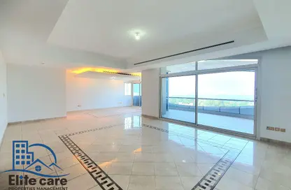 Apartment - 3 Bedrooms - 4 Bathrooms for rent in Mina Tower - Mina Road - Tourist Club Area - Abu Dhabi