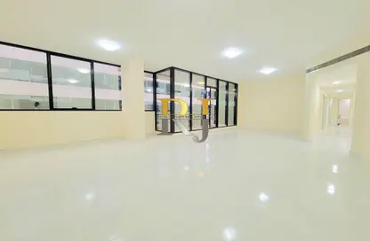 Apartment - 3 Bedrooms - 4 Bathrooms for rent in Golden Sands 7 - Mankhool - Bur Dubai - Dubai