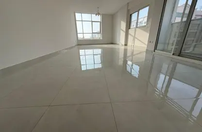 Apartment - 3 Bedrooms - 4 Bathrooms for rent in Al Rumailah 2 - Al Rumaila - Ajman