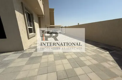 فيلا - 5 غرف نوم - 6 حمامات للايجار في الحليو 2 - الحليو - عجمان