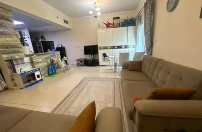 Apartment - 1 Bedroom - 2 Bathrooms for rent in Mazaya 2 - Queue Point - Dubai Land - Dubai
