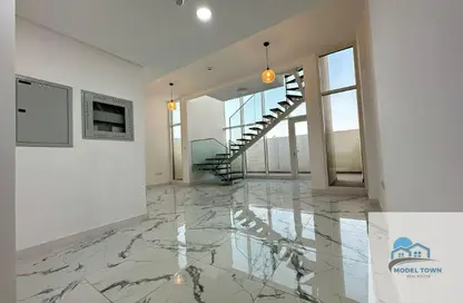 Apartment - 2 Bedrooms - 3 Bathrooms for rent in Oasis 1 - Oasis Residences - Masdar City - Abu Dhabi