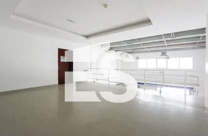 Retail - Studio - 2 Bathrooms for rent in Mussafah Industrial Area - Mussafah - Abu Dhabi