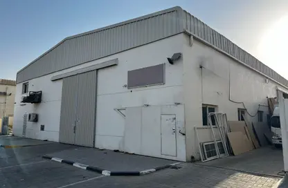 مستودع - استوديو - 1 حمام للبيع في مدينة الإمارات الصناعية - الشارقة