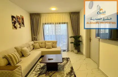 شقة - غرفة نوم - 2 حمامات للايجار في مساكن كورنيش عجمان - طريق كورنيش عجمان - عجمان