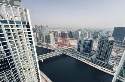 شقة - غرفة نوم - 1 حمام للبيع في داماك مايسون برايف - الخليج التجاري - دبي
