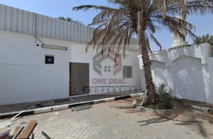 Villa - 4 Bedrooms - 4 Bathrooms for rent in Al Markhaniya - Al Ain